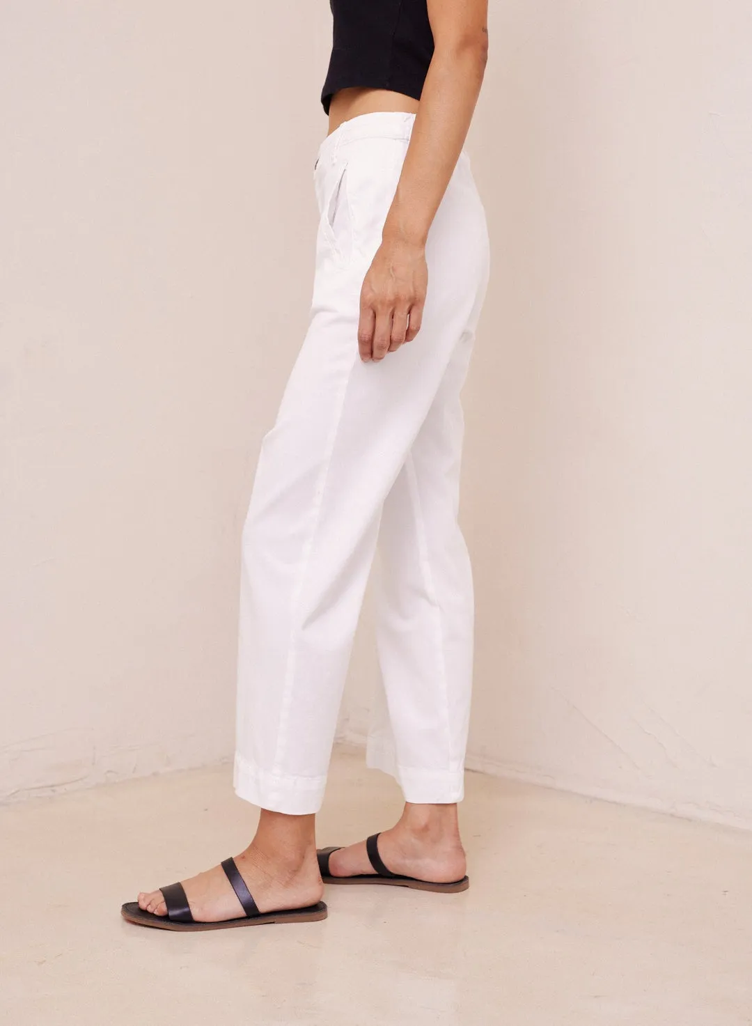 Bella Dahl Claire Welt Pocket Crop Pant in White