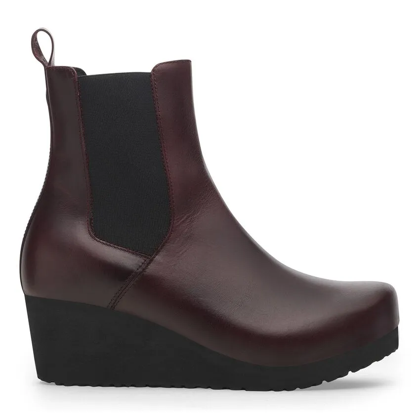Ebba Leather