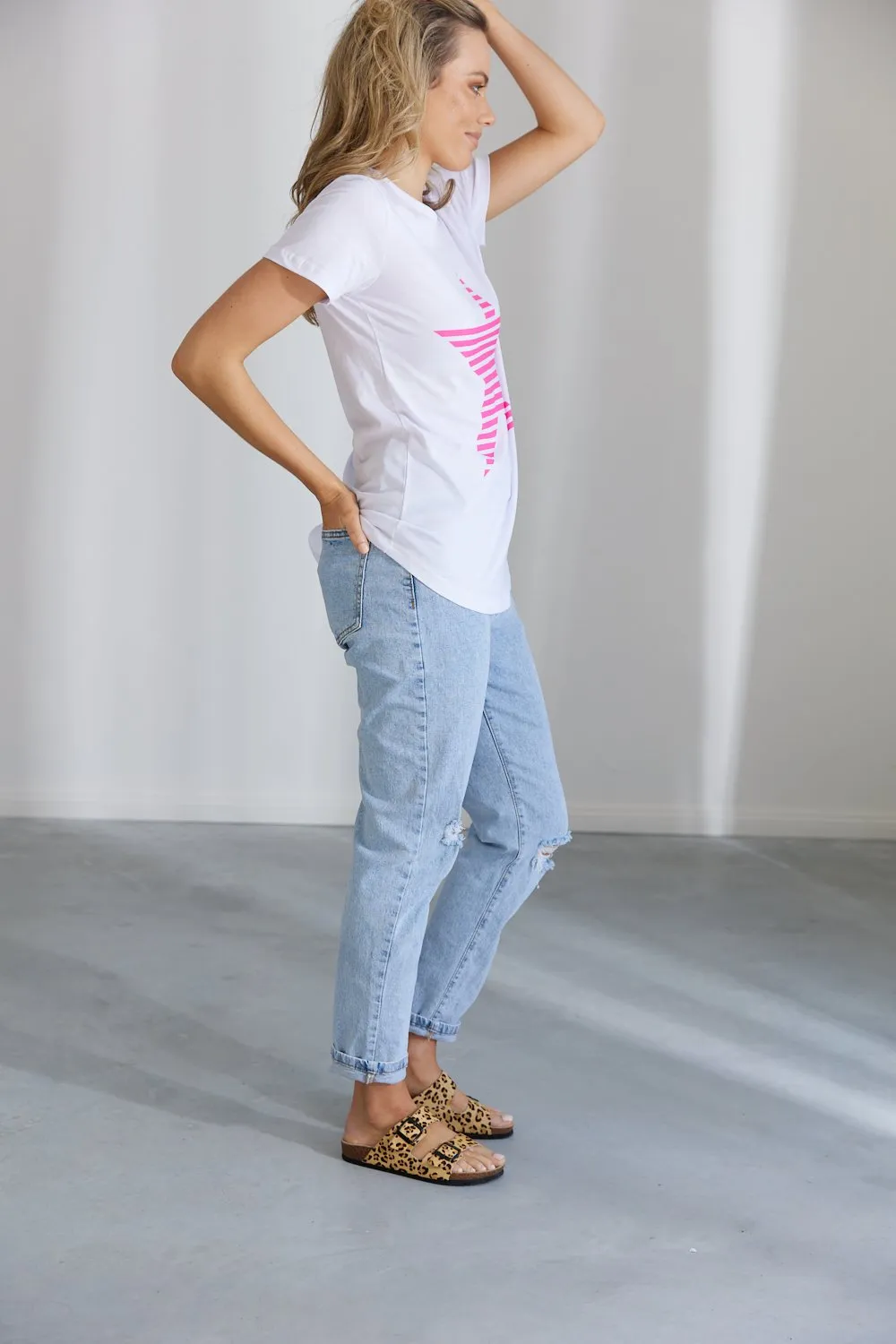 Evie Tee - White w Hot Pink Star