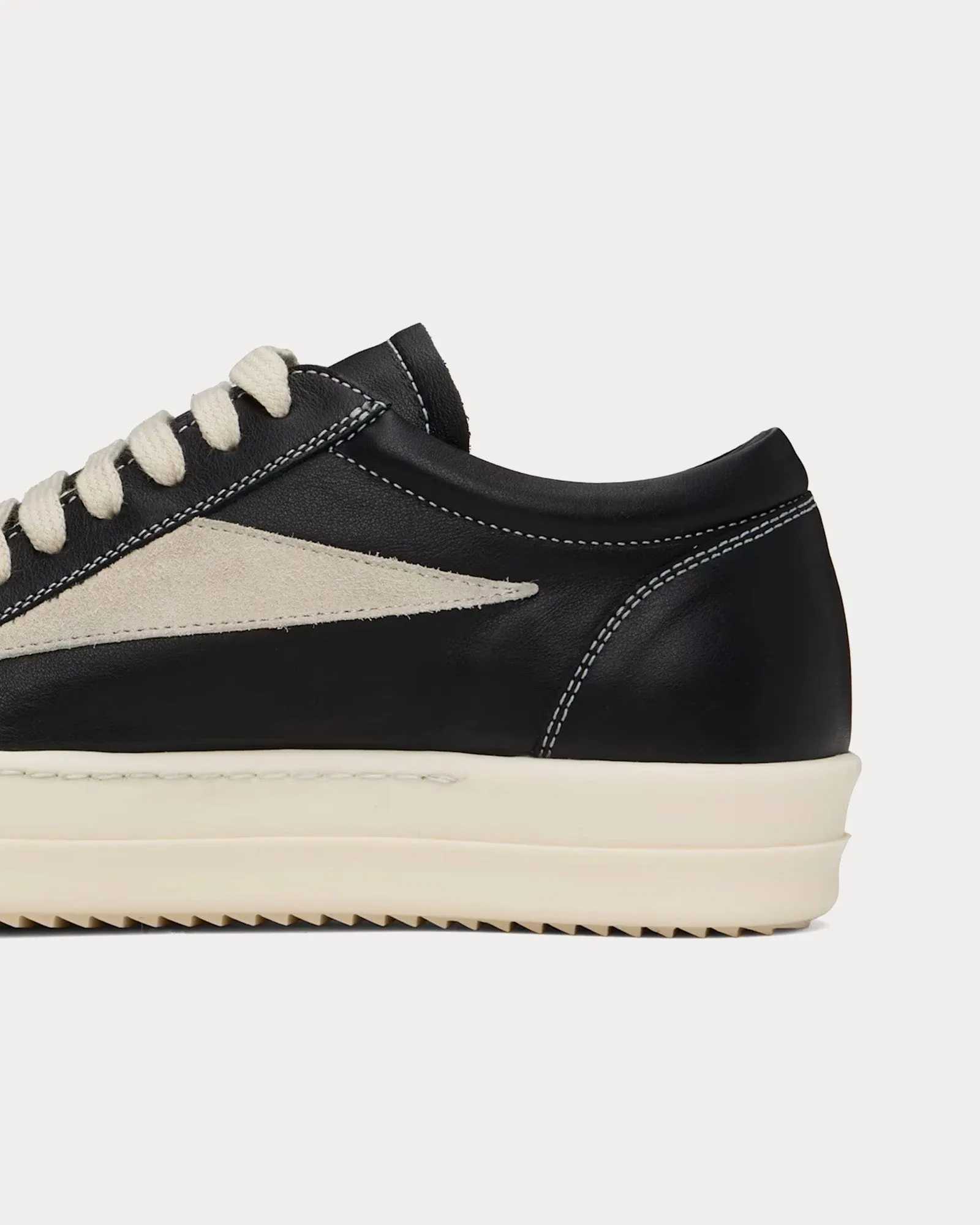 Hollywood Vintage Sneaks Black / Milk / Milk Low Top Sneakers