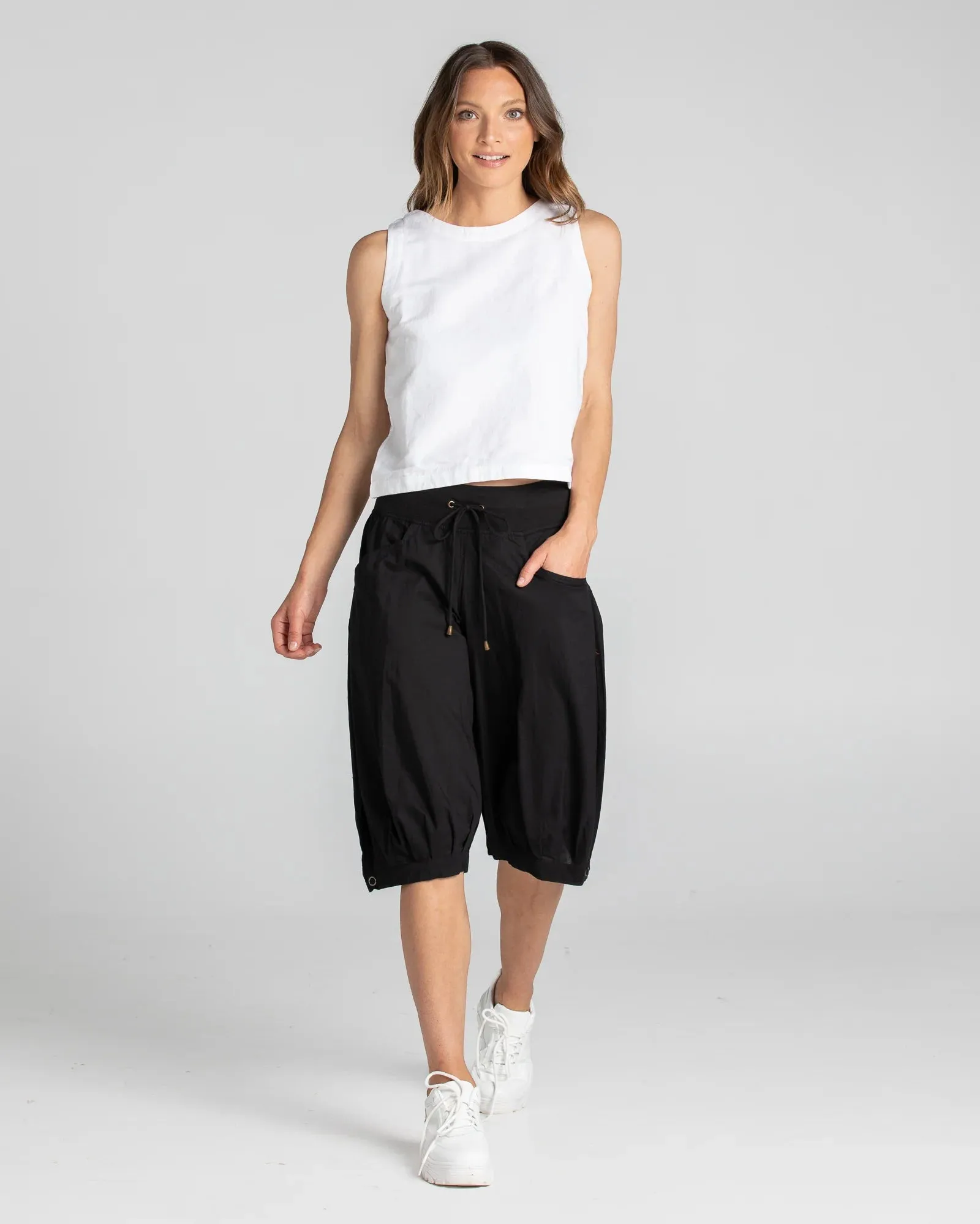 Jada Short Basic Black