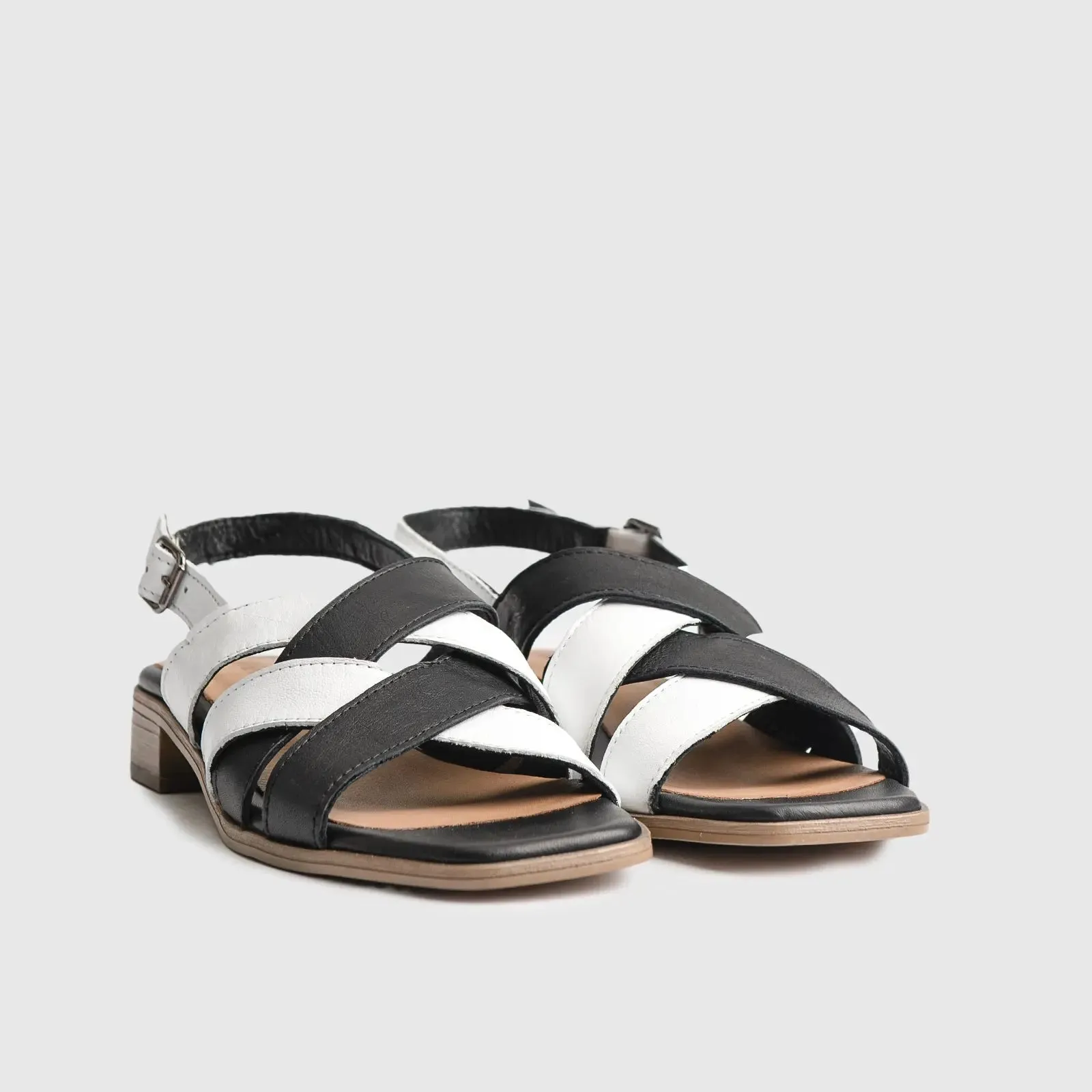 Leather Comfort Block Heel Sandal 8512 Black/White