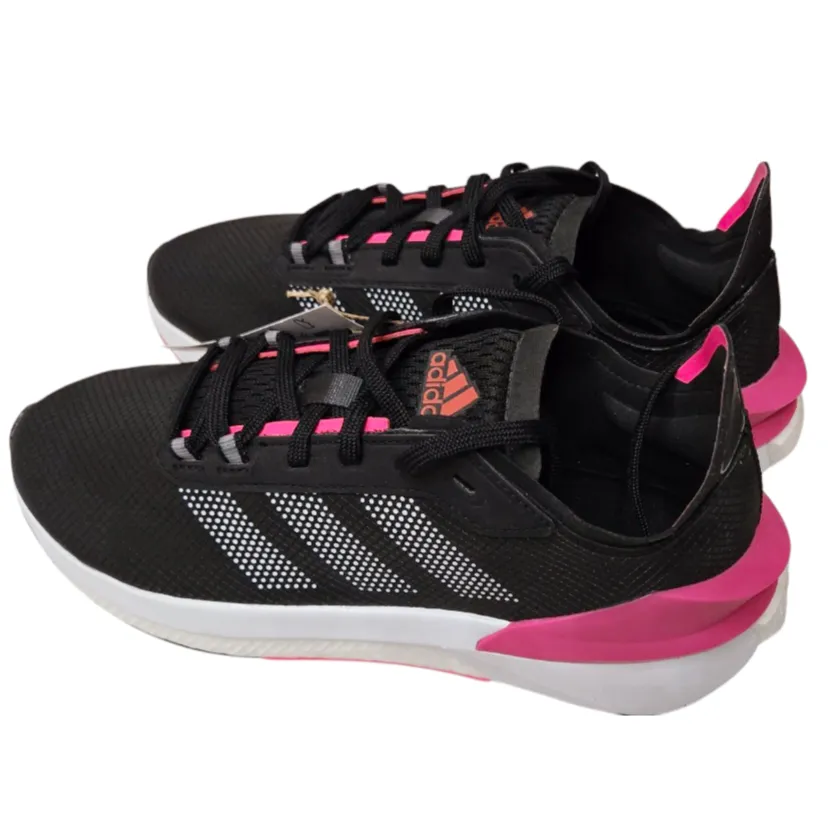 New in Box*Adidas Avryn Women's Sneakers (Black & Pink) Size 7