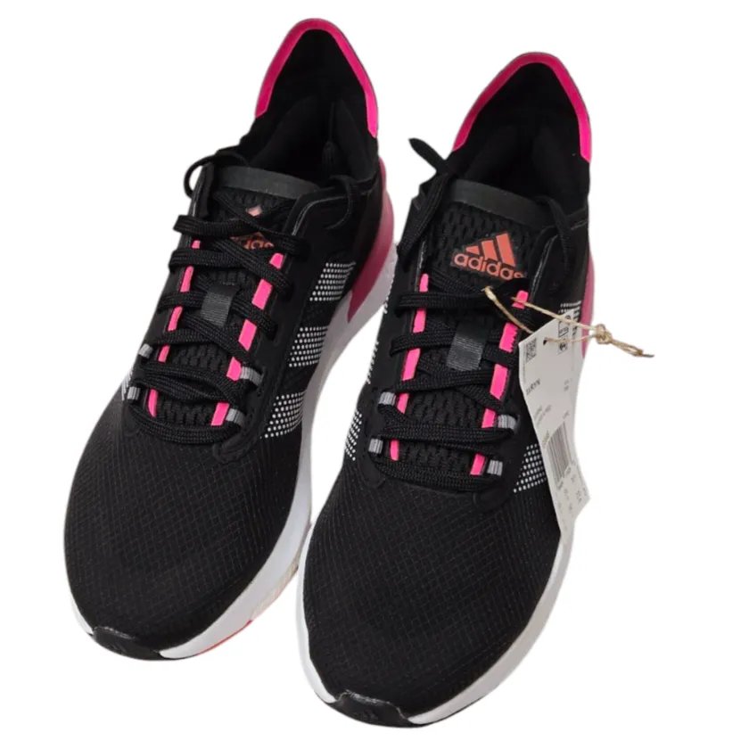 New in Box*Adidas Avryn Women's Sneakers (Black & Pink) Size 7