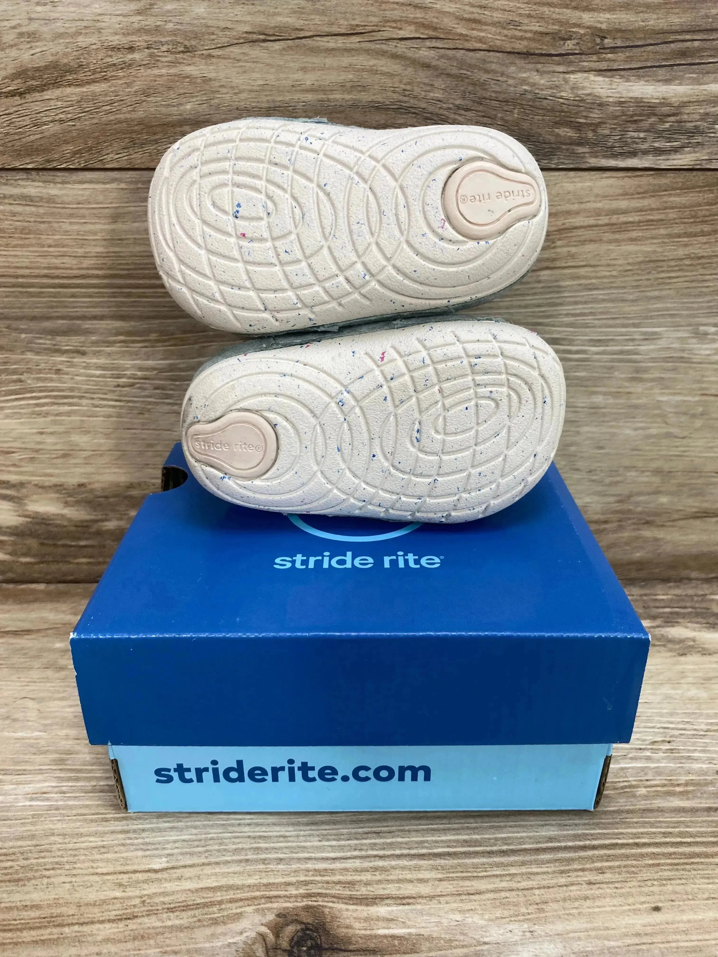 NWoT Stride Rite Sprout Sneaker Sage Sz 3.5c