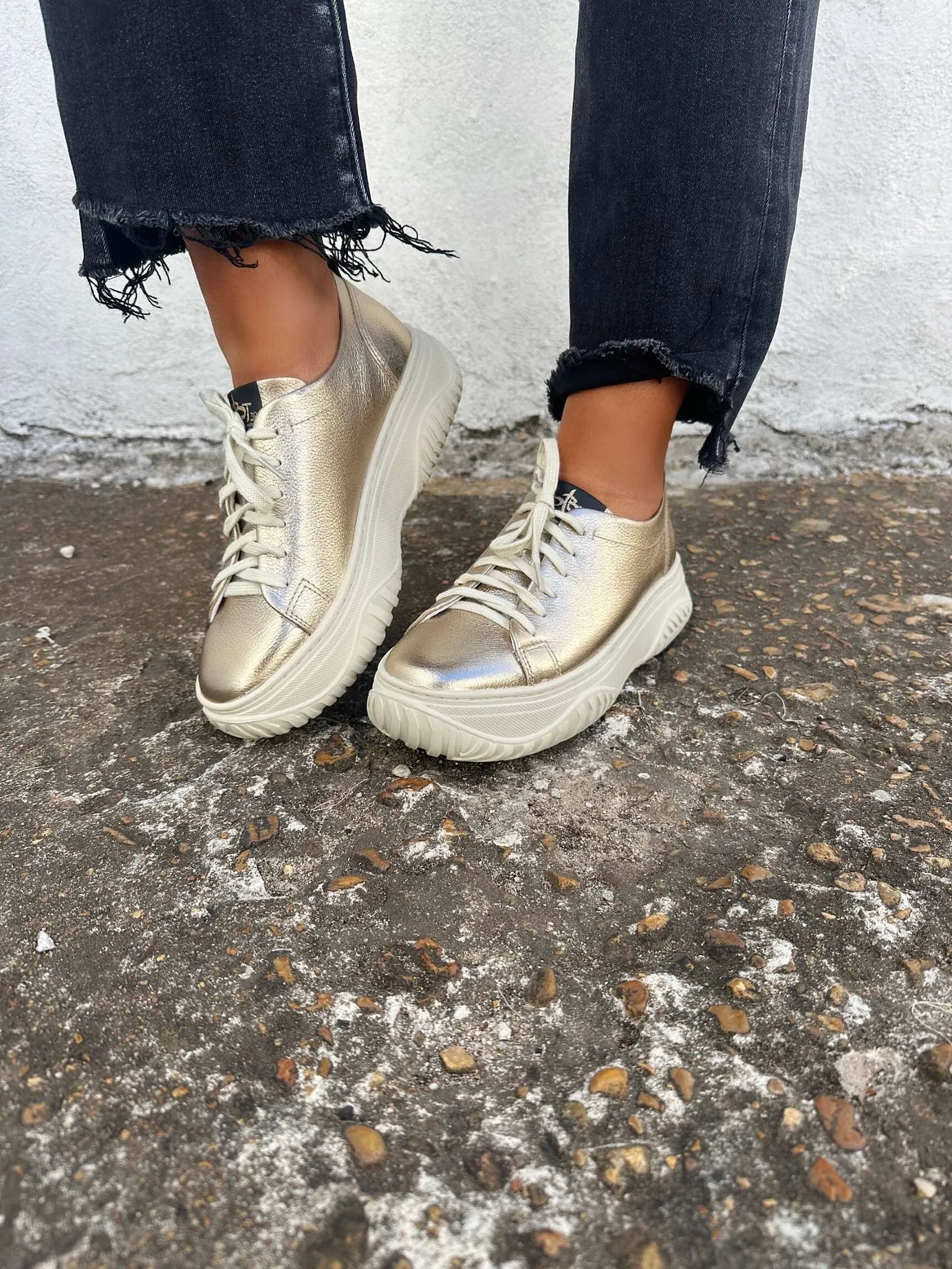otbt pangea sneaker