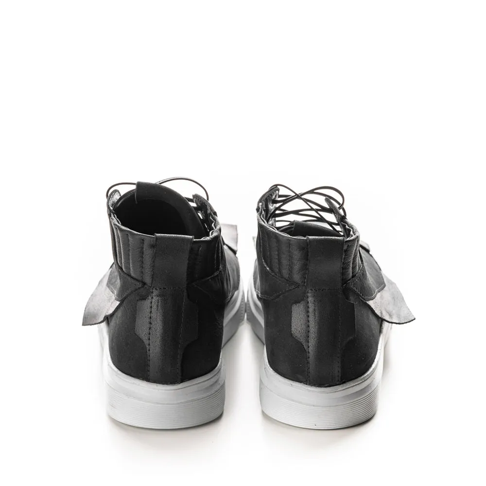 Paper Notes black leather sneakers
