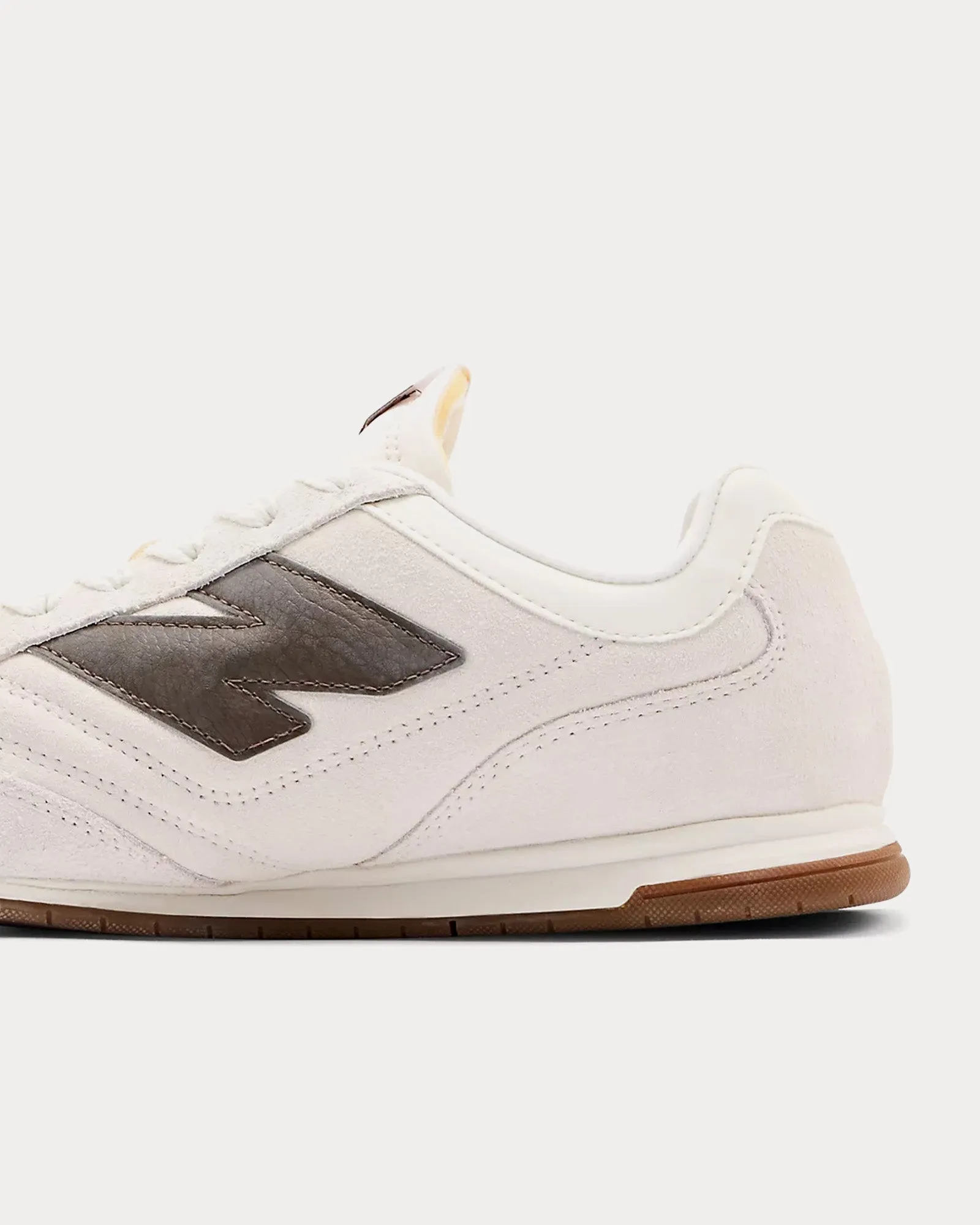 RC42 Sea Salt / Dark Mushroom / Gum Low Top Sneakers