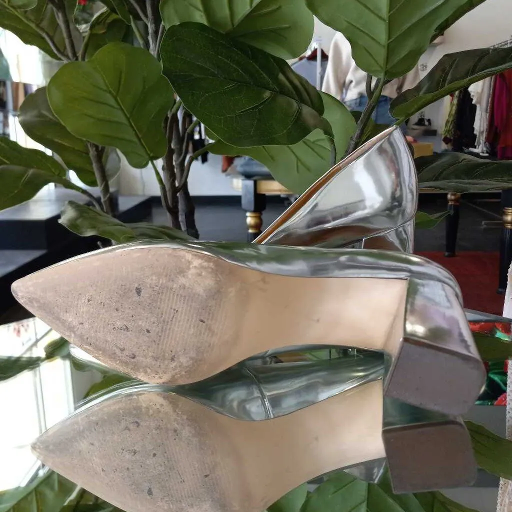 silver metallic heel