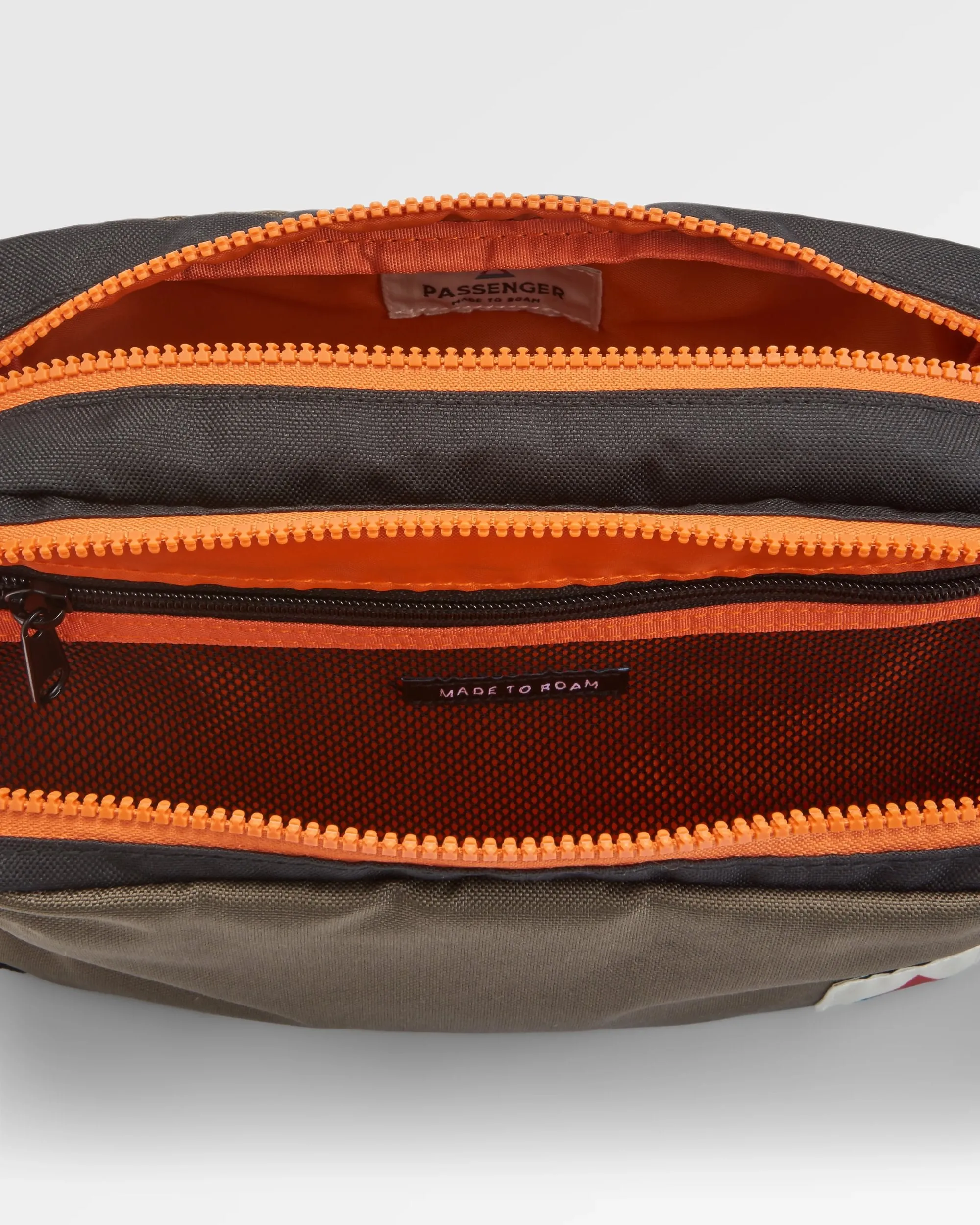 Travel Recycled Wash Kit - True Black/ Khaki