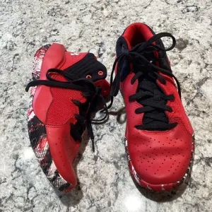 Under Armour DWW Tennis Shoes 4Y red