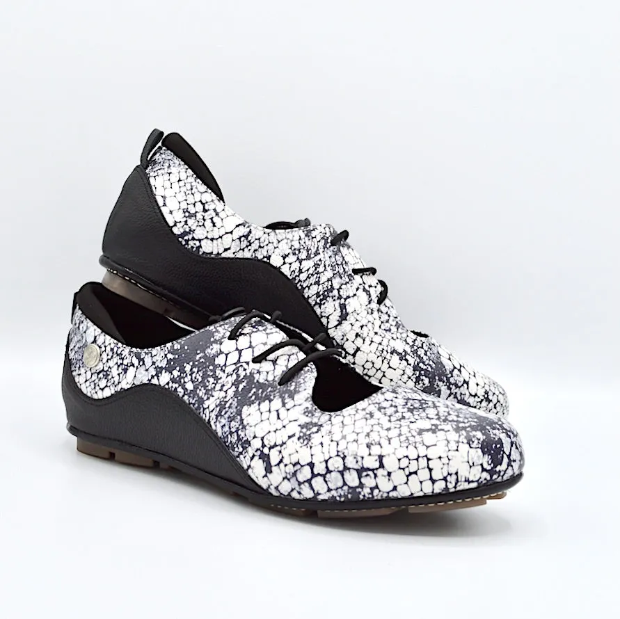 VIBE SLIP-ON FLAT - BLACK AND WHITE PRINT LEATHER