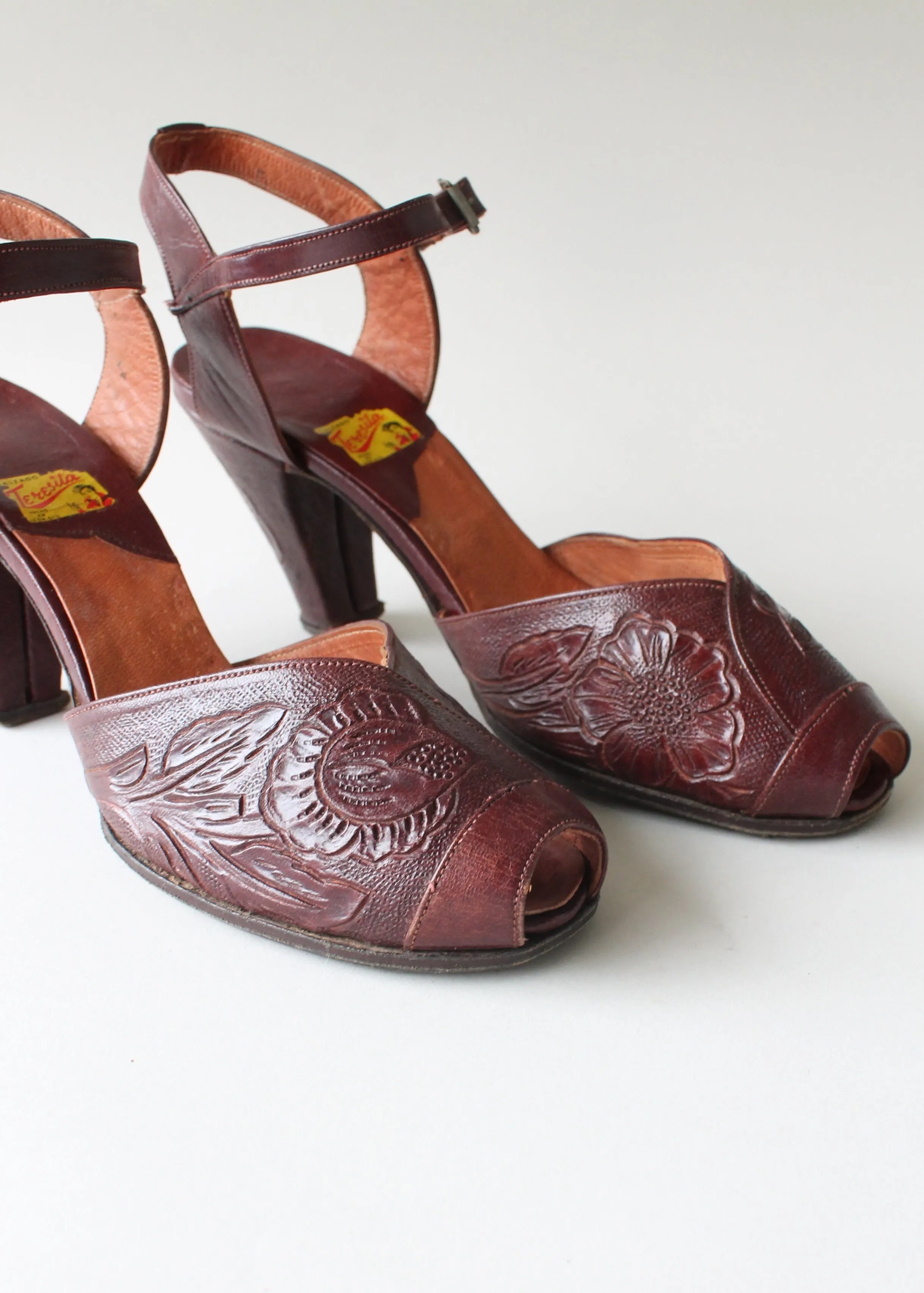 Vintage 1950s Tooled Leather Sandles
